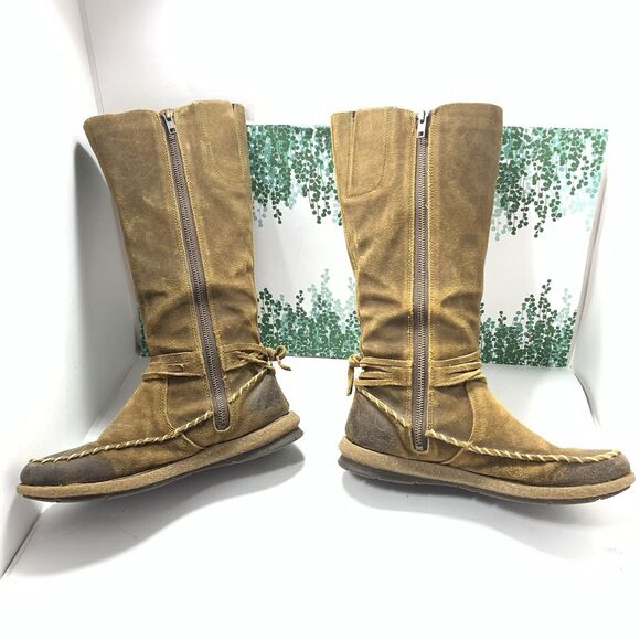 BORN Distressed Brown Leather Zippered Moccasin Tall Boots Size 9 US Women’s - Picture 10 of 16